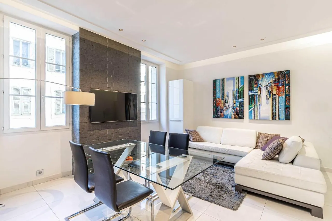 Large Renovated Studio - Rue Hoche - Cannes Center Francie